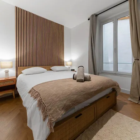 Serbie - Design Et Climatises En Centre * Vichy